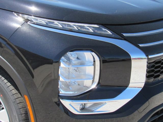 New 2026 Mitsubishi Outlander ES image 8