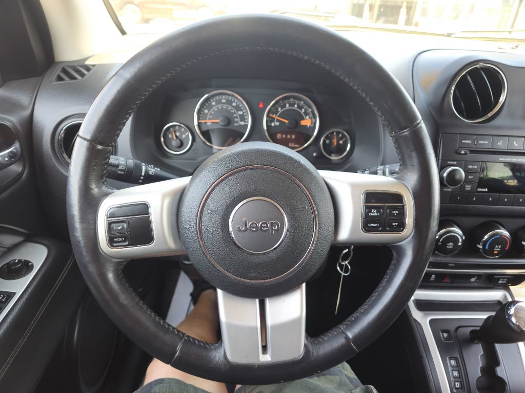 Used 2017 Jeep Compass High Altitude FWD image 38