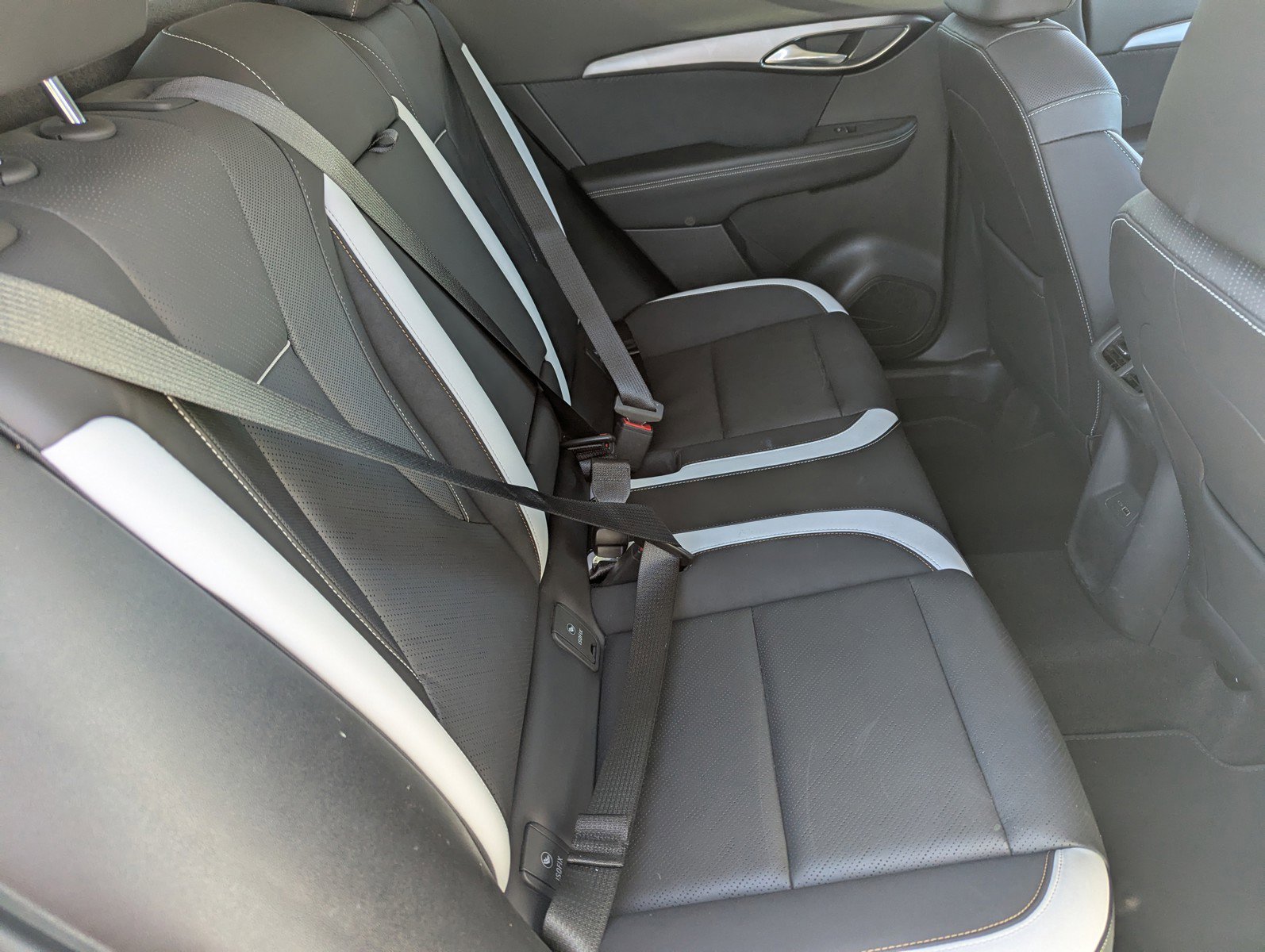 Certified 2025 Buick Envision Sport Touring image 15