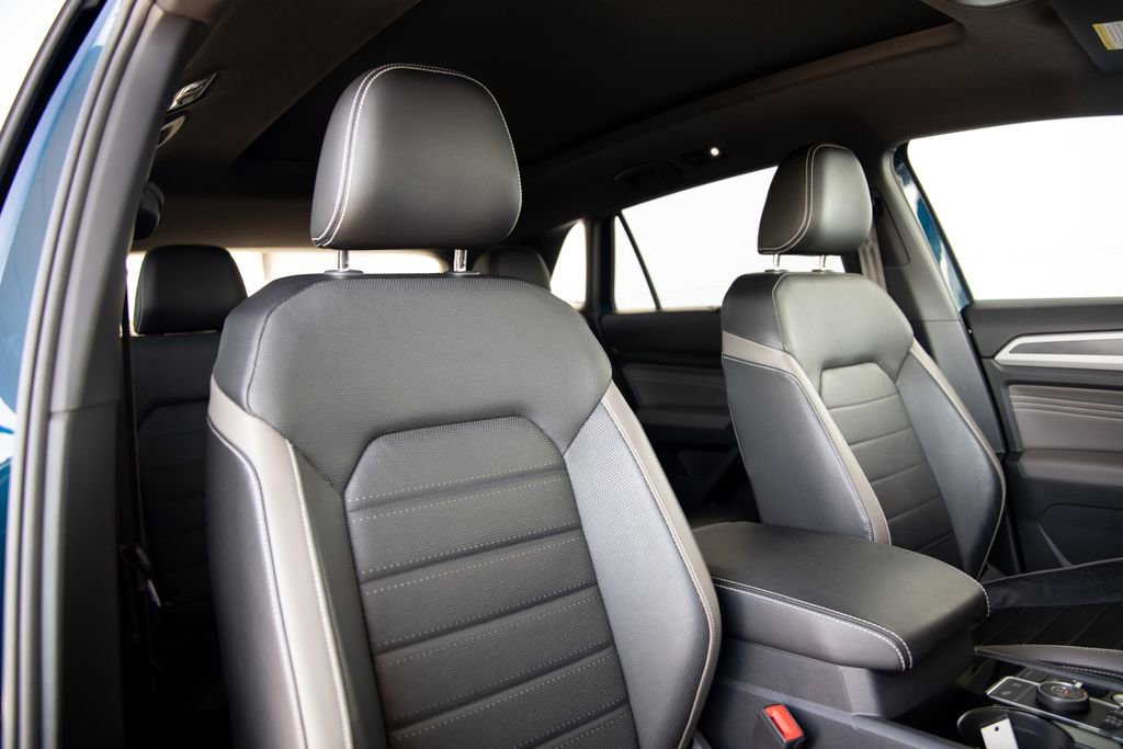 Used 2023 Volkswagen Atlas Cross Sport SEL Premium R-Line image 19