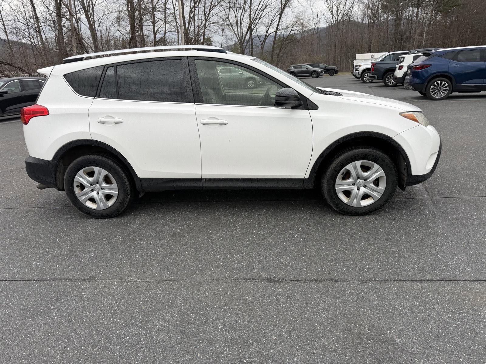Used 2013 Toyota RAV4 LE image 10