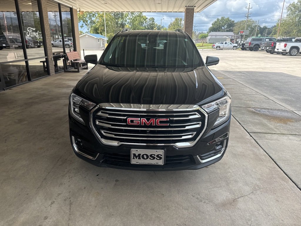Used 2022 GMC Terrain SLT w/ Infotainment Package II image 2