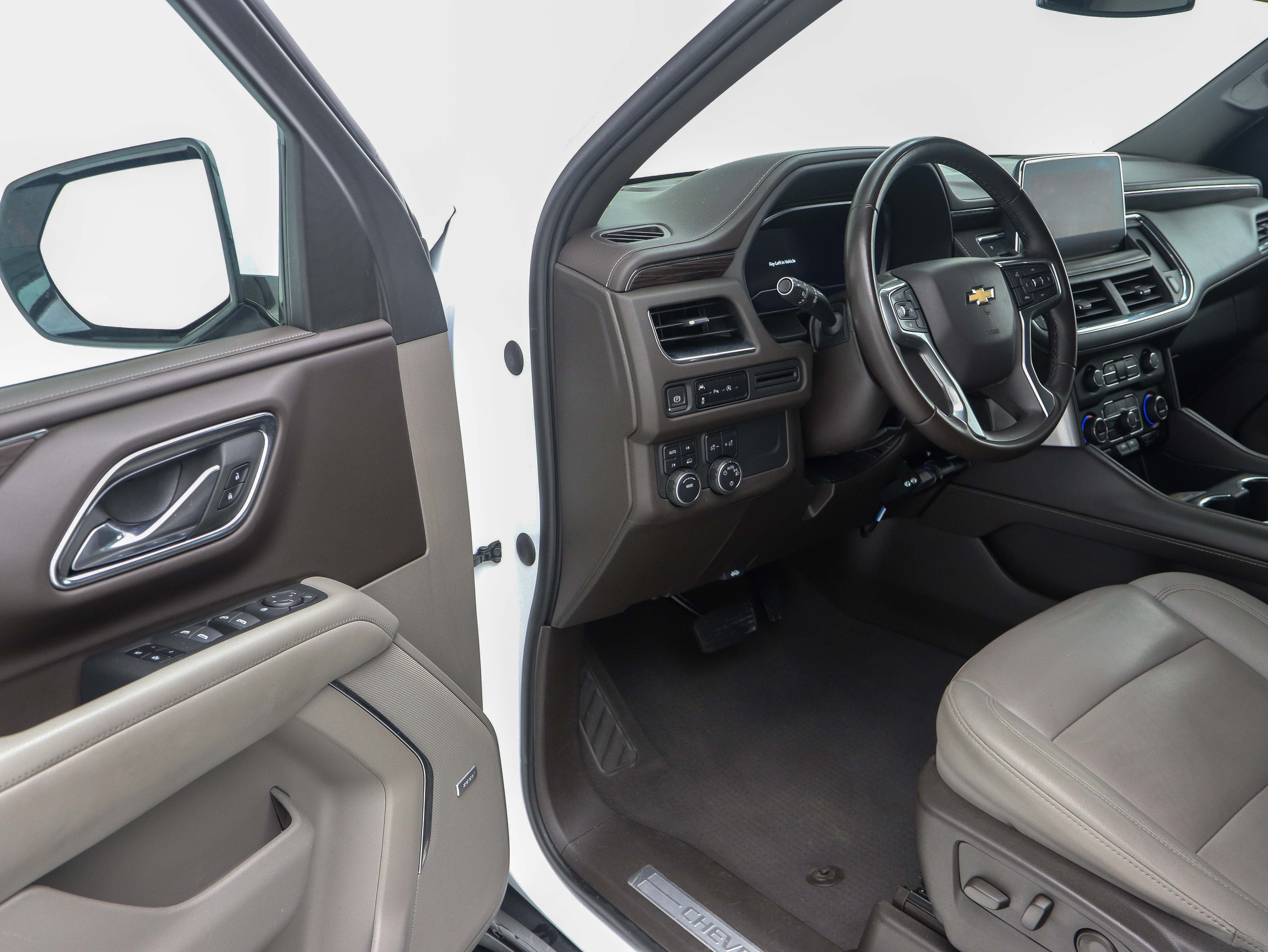 Used 2023 Chevrolet Suburban LT AWD/4WD image 21