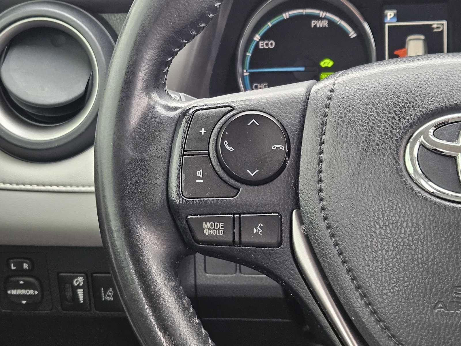 Used 2017 Toyota RAV4 XLE image 28