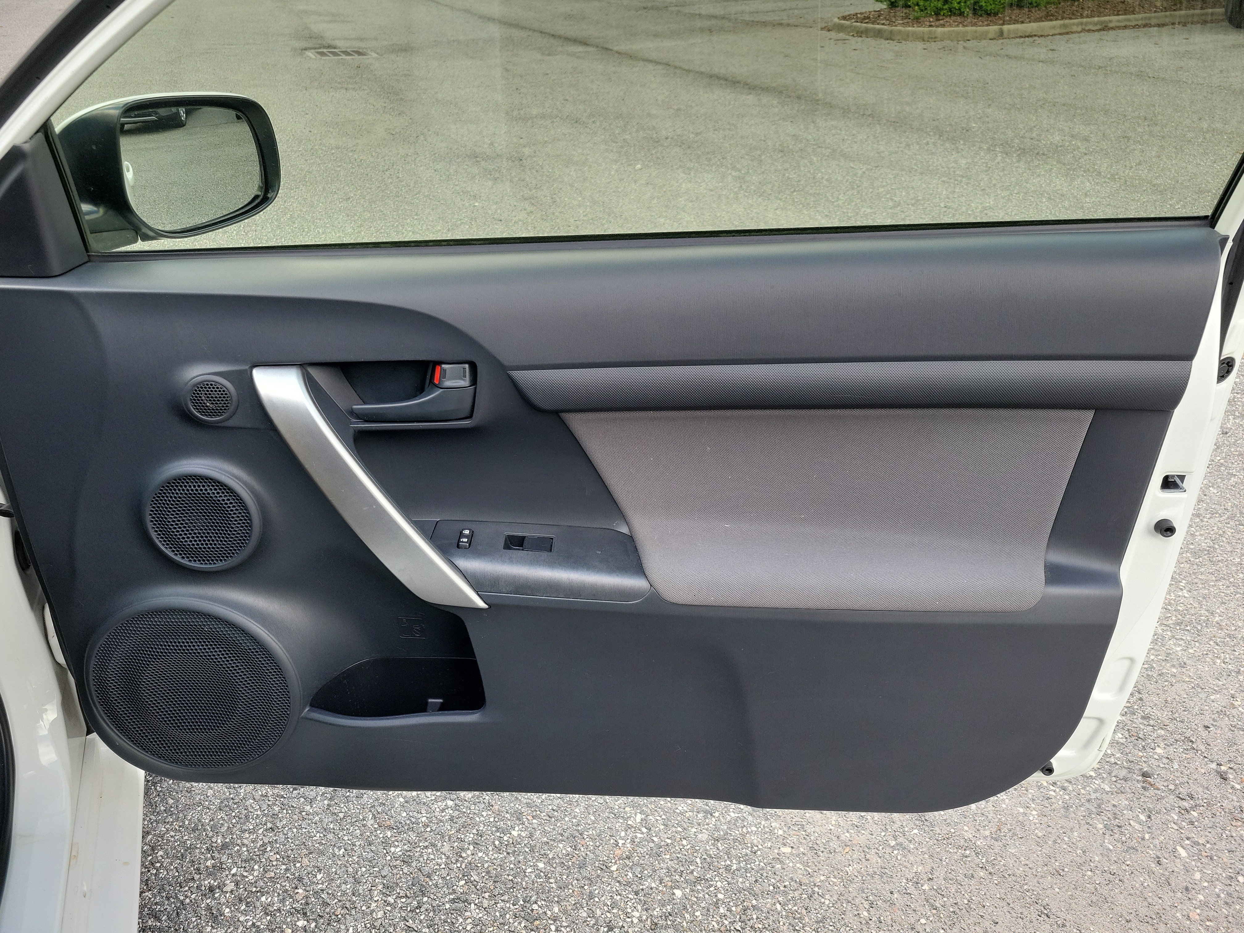 Used 2015 Scion tC FWD image 26