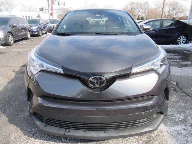 Used 2019 Toyota C-HR LE image 2