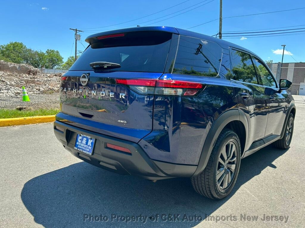 Used 2022 Nissan Pathfinder S AWD/4WD image 9