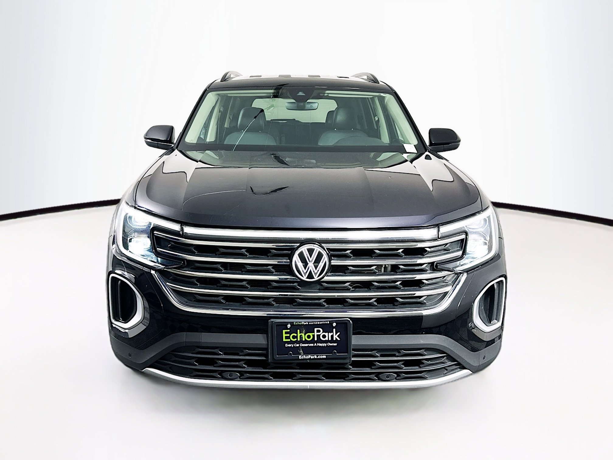 Used 2024 Volkswagen Atlas SE image 2