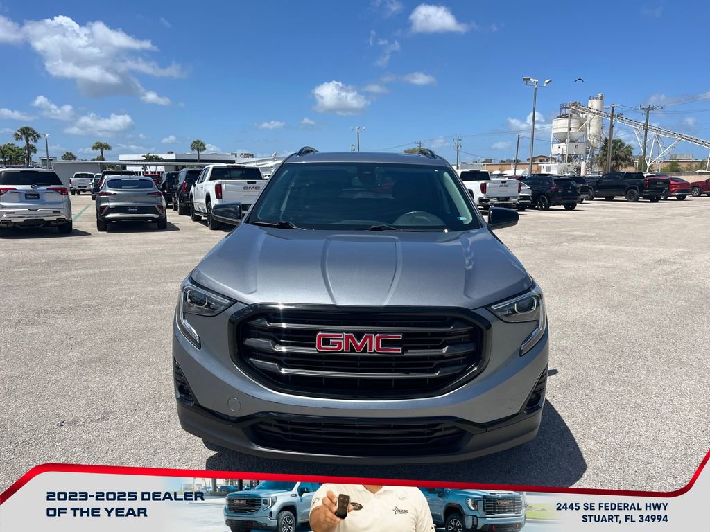 Used 2021 GMC Terrain SLT w/ Elevation Edition image 8