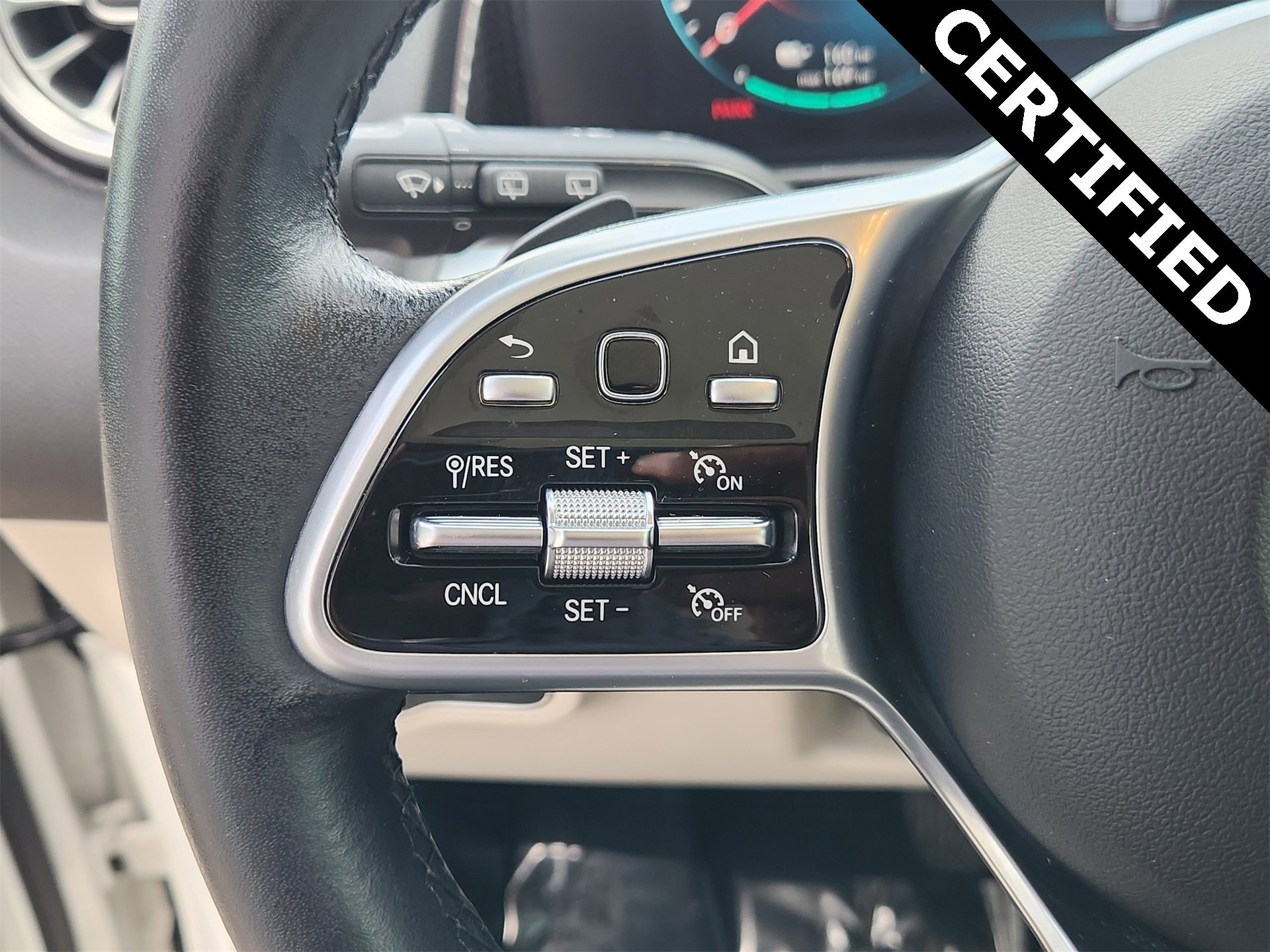 Certified 2022 Mercedes-Benz EQB 300 4MATIC image 27