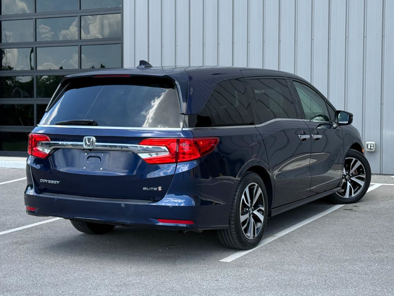 Used 2018 Honda Odyssey Elite image 5