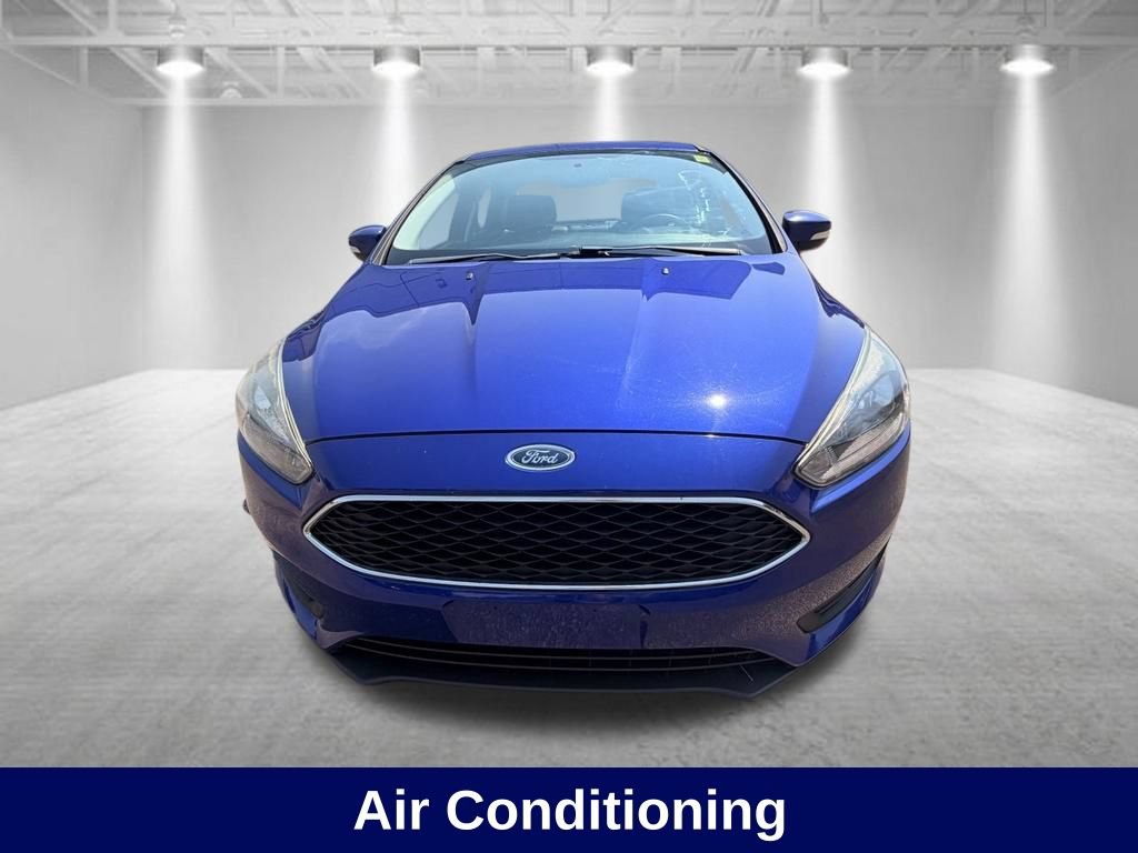 Used 2015 Ford Focus SE w/ Equipment Group 201A FWD image 10