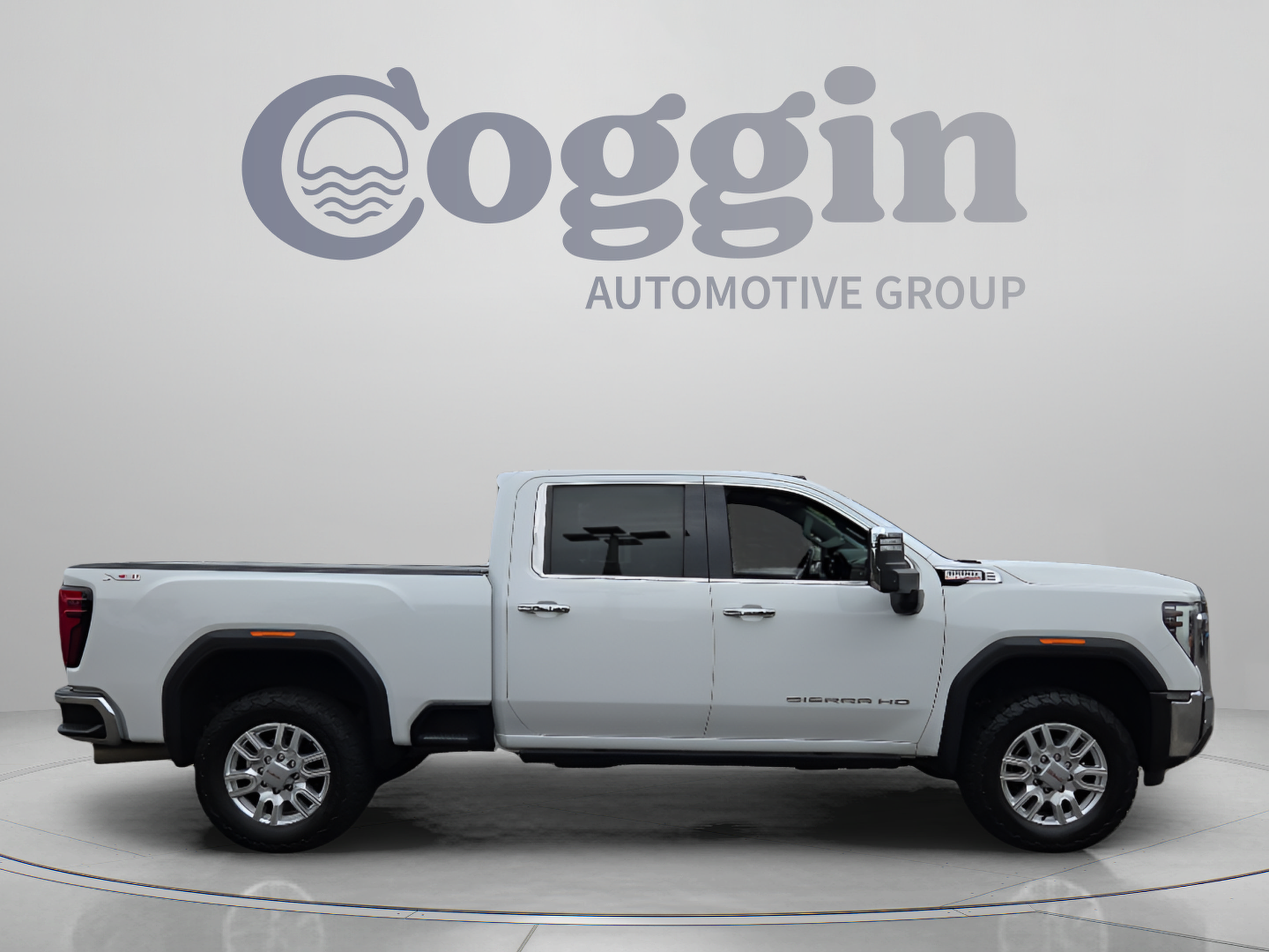 Used 2024 GMC Sierra 2500 SLT w/ SLT Premium Package AWD/4WD image 6