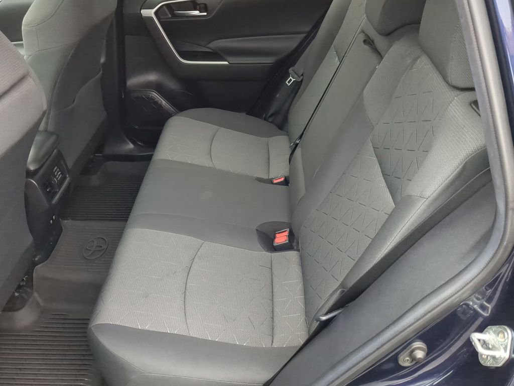 Used 2021 Toyota RAV4 XLE image 15