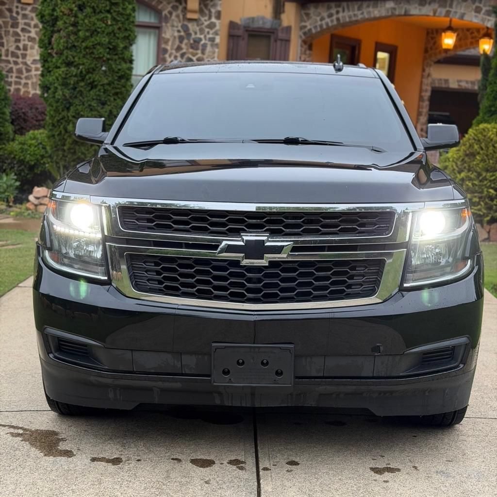 Used 2019 Chevrolet Suburban LT RWD image 3