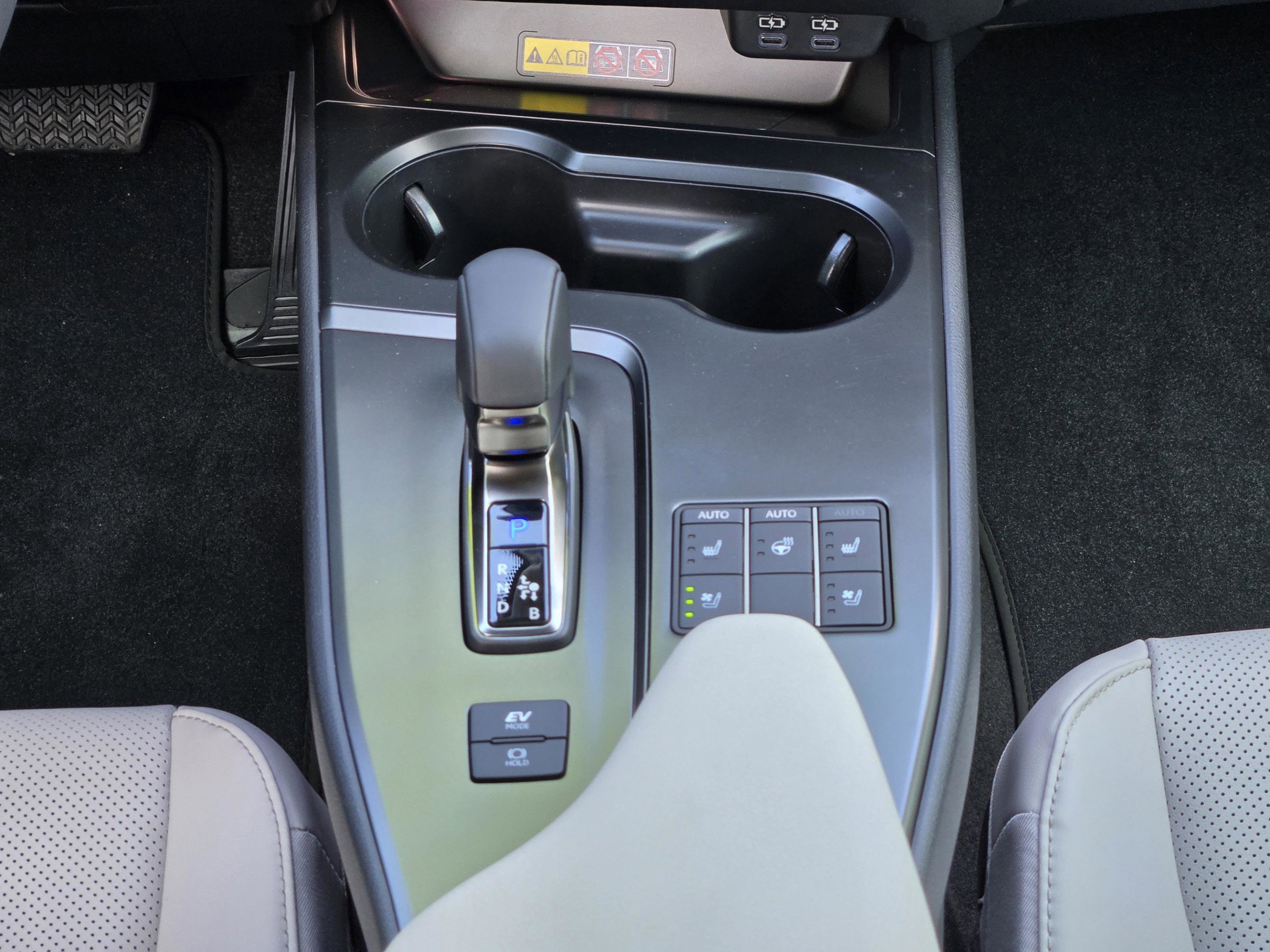 New 2026 Lexus UX 300h FWD image 10