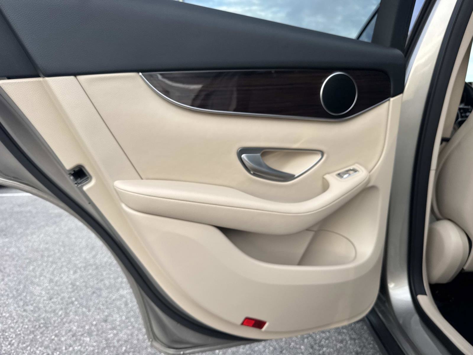 Certified 2022 Mercedes-Benz GLC 300 image 11