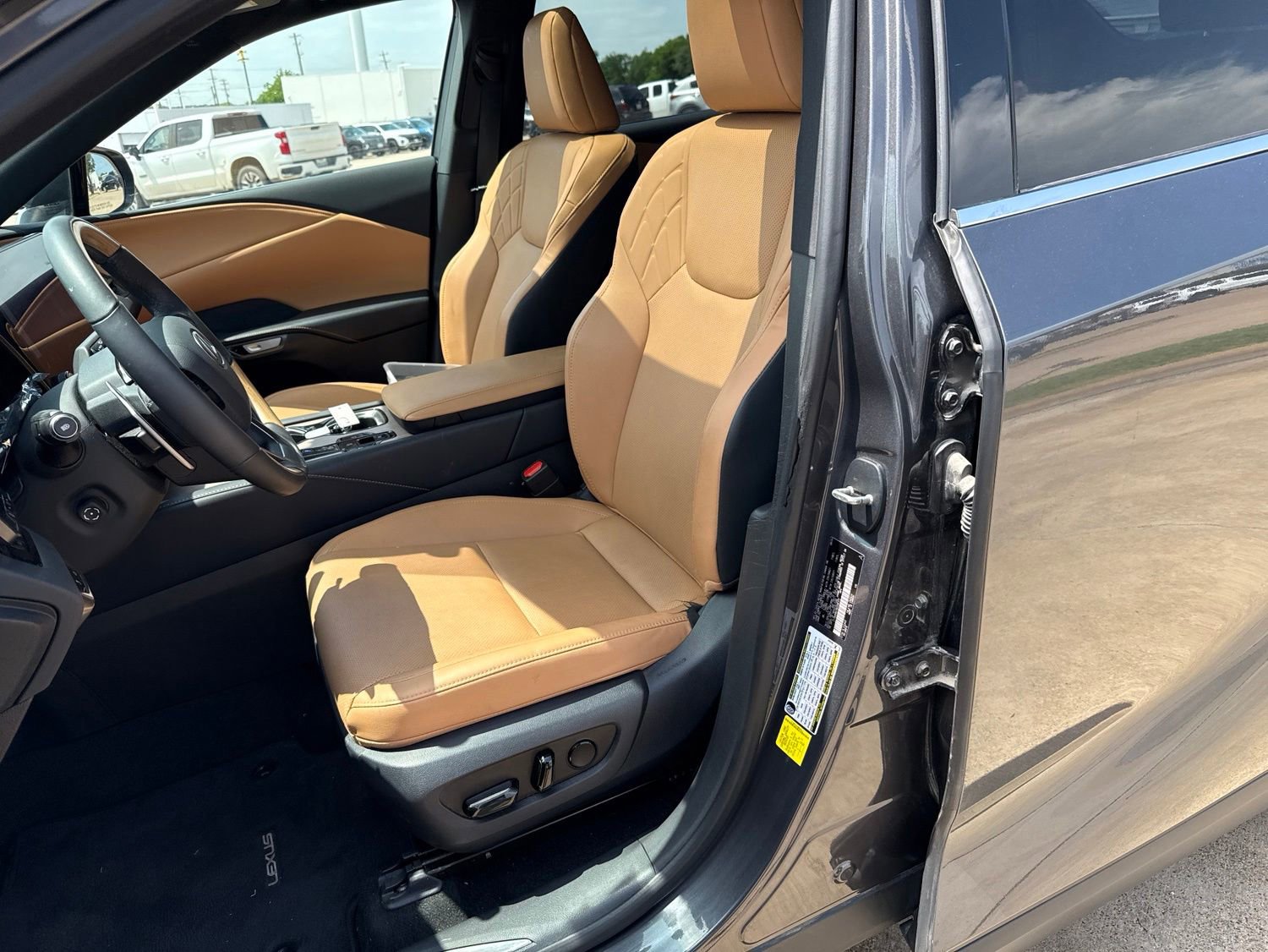Used 2024 Lexus RX 350 Premium w/ Accessory Package (Z1) FWD image 12