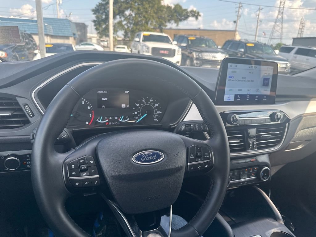 Used 2022 Ford Escape SE w/ SE Sport Appearance Package image 21