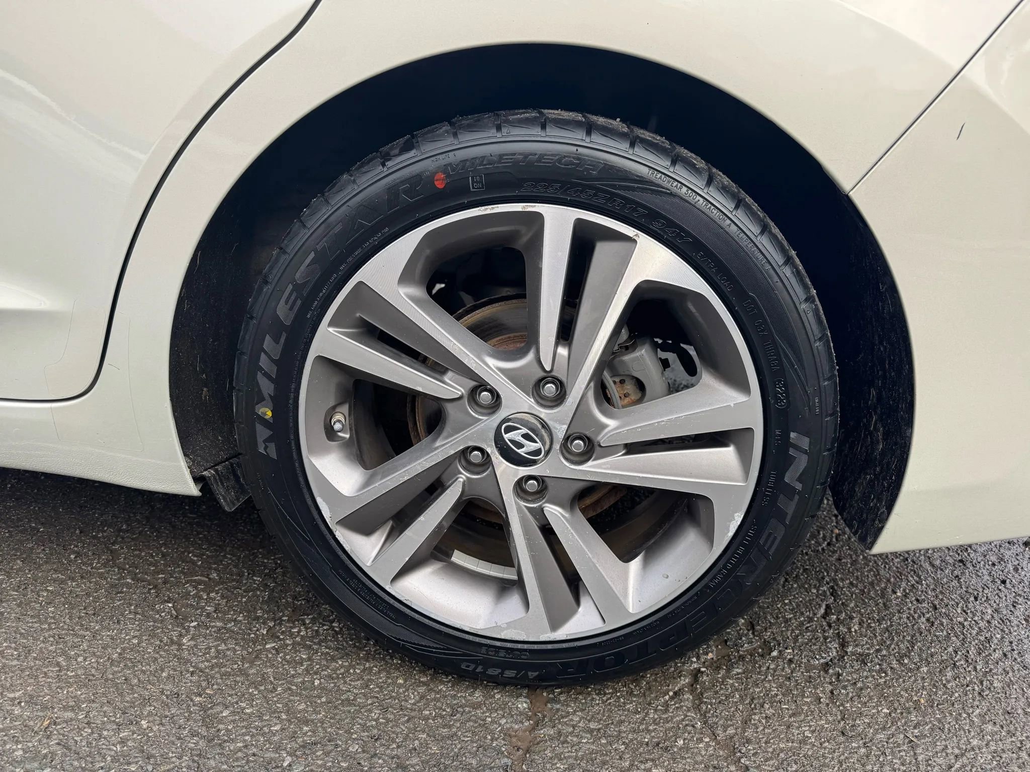 Used 2017 Hyundai Elantra Limited w/ Limited Tech Package 04 image 27