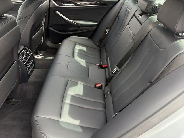 Used 2019 BMW 530e w/ Convenience Package image 18