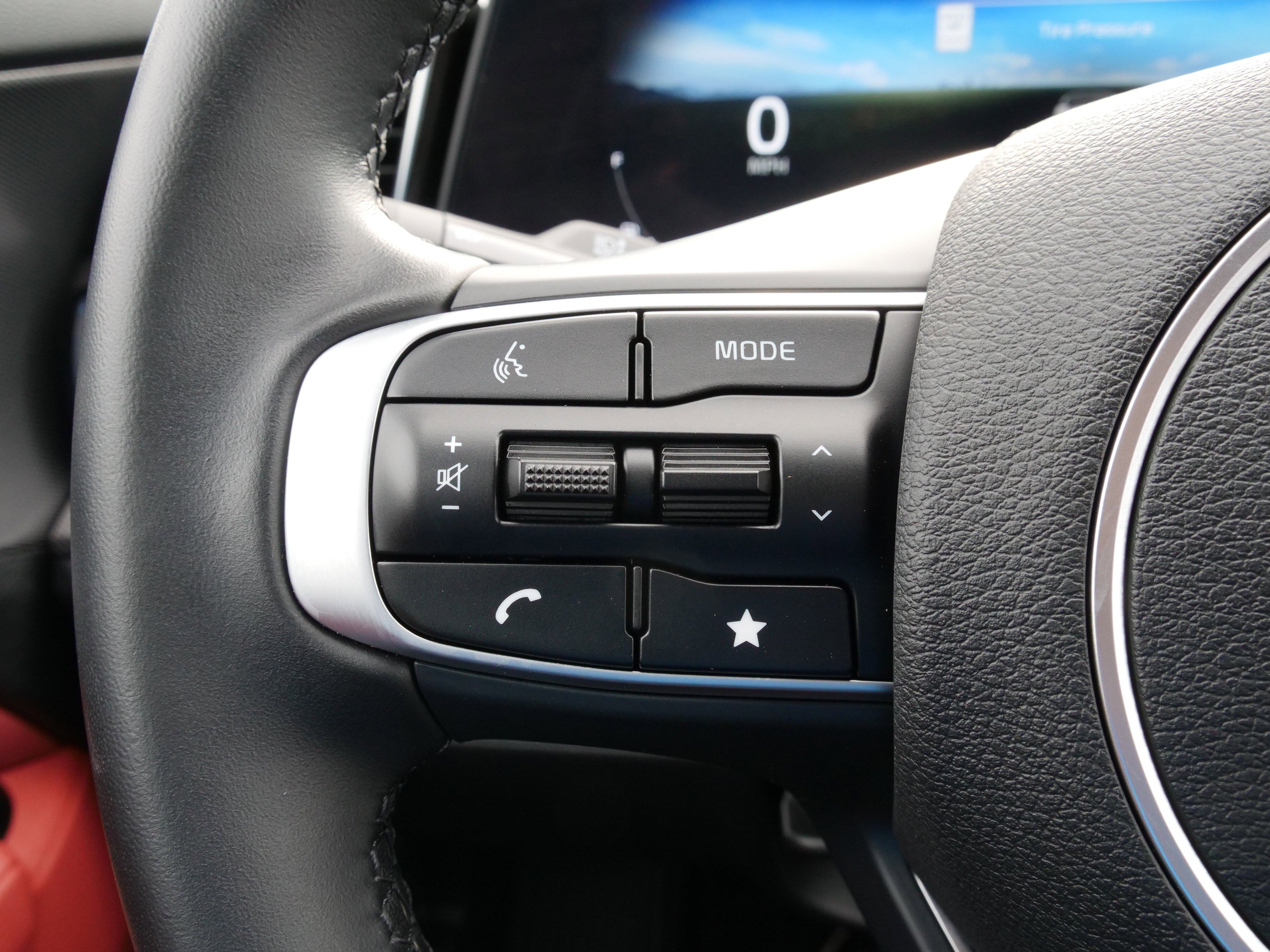 Certified 2025 Kia Sportage SX image 22