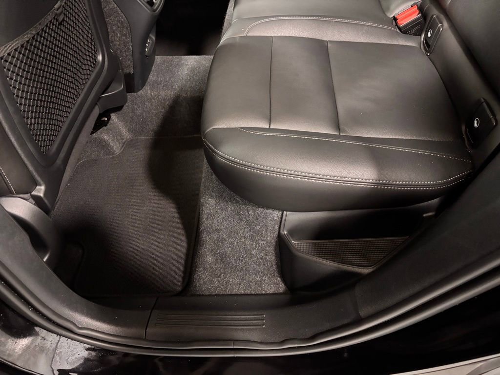 Certified 2025 Volvo XC40 B5 Plus image 20