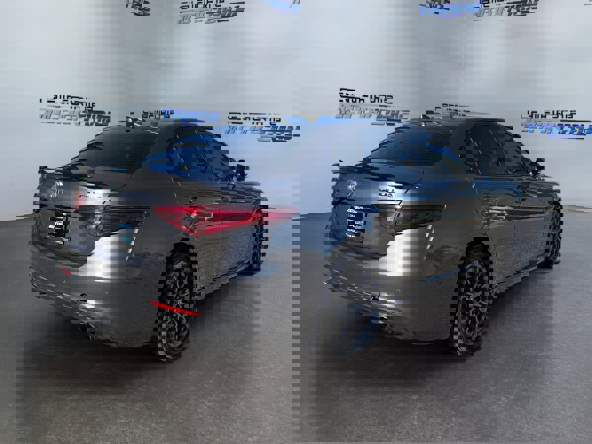 Used 2020 Alfa Romeo Giulia image 5