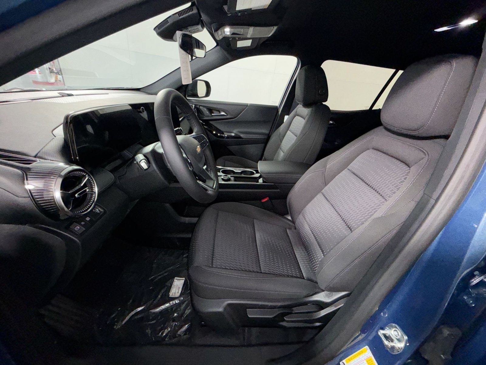 New 2027 Chevrolet Equinox LT FWD image 13