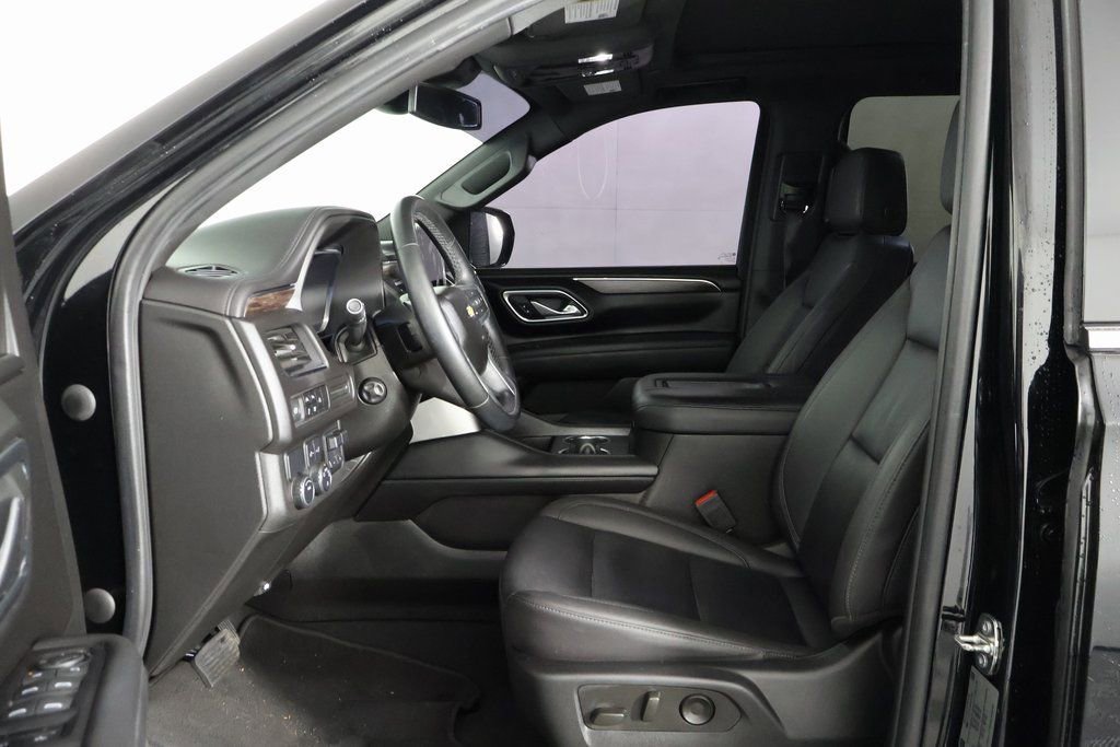 Used 2023 Chevrolet Suburban LT w/ LT Signature Package RWD image 8