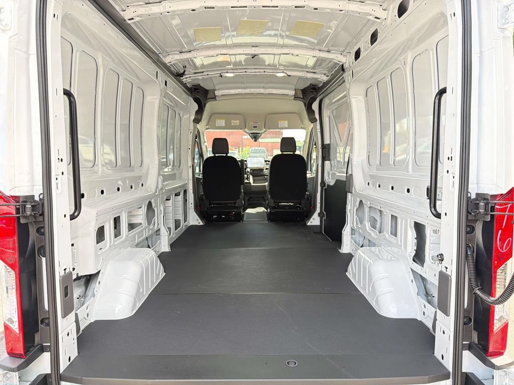 New 2026 Ford Transit 250 148 Medium Roof RWD image 14