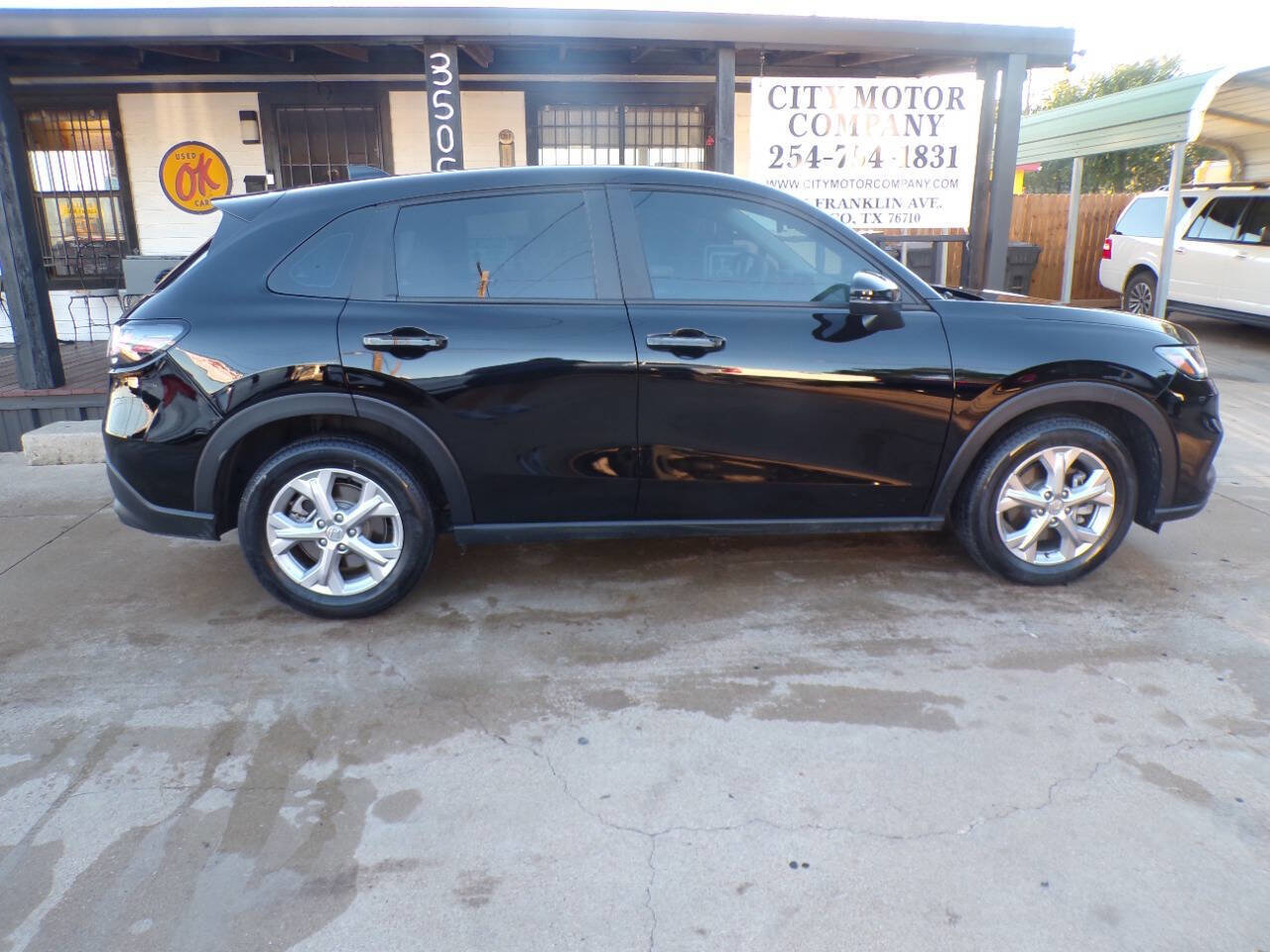 Used 2024 Honda HR-V LX image 1