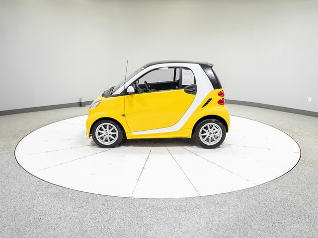 Used 2015 smart fortwo passion w/ Comfort Package RWD image 26