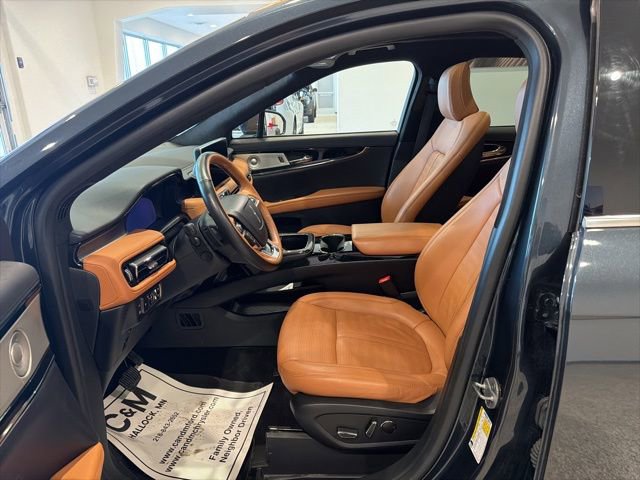 Used 2022 Lincoln Nautilus Black Label w/ Class II Trailer Tow Package image 9