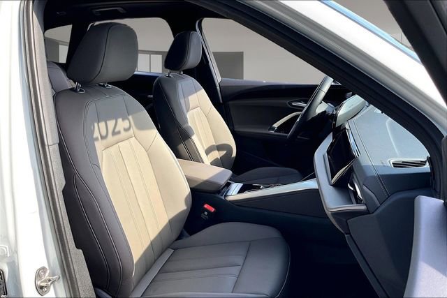 Used 2025 Audi Q5 Premium w/ Convenience Package AWD/4WD image 29