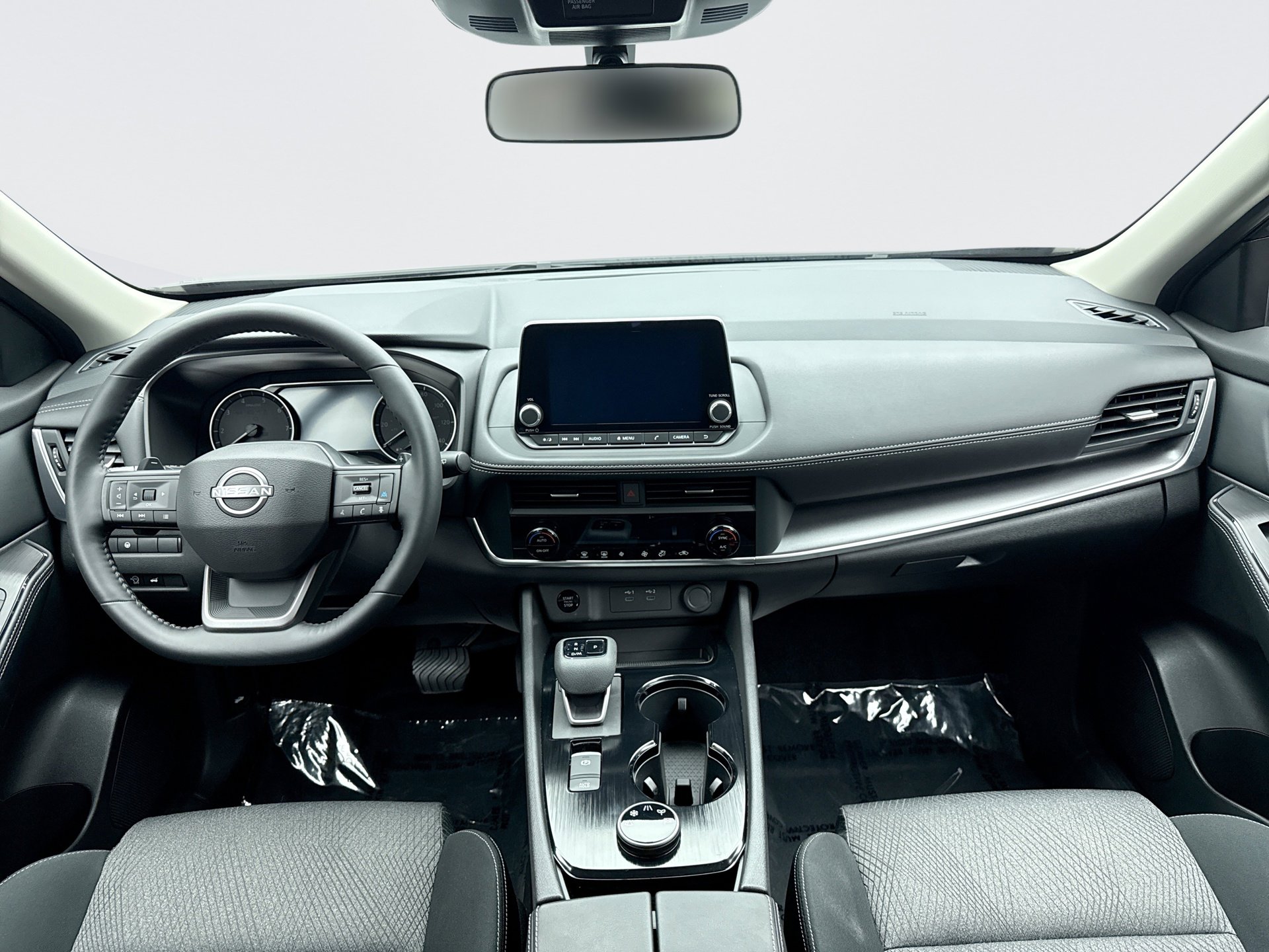 Used 2025 Nissan Rogue SV image 14