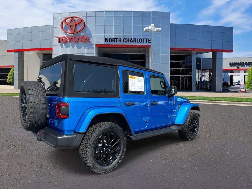 Used 2022 Jeep Wrangler Unlimited Sahara w/ Cold Weather Group AWD/4WD image 8