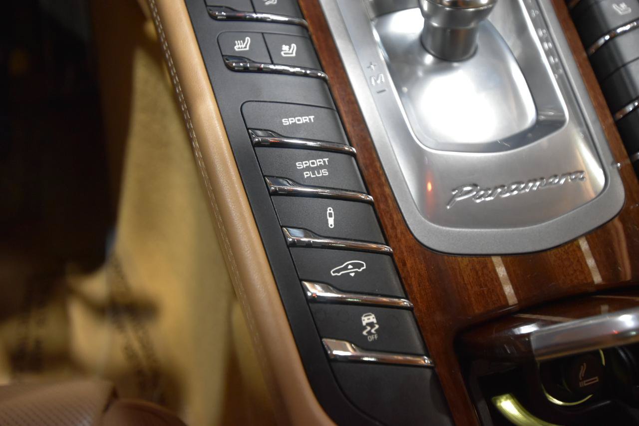 Used 2010 Porsche Panamera Turbo AWD/4WD image 35