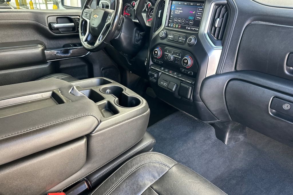 Used 2020 Chevrolet Silverado 2500 LTZ AWD/4WD image 16