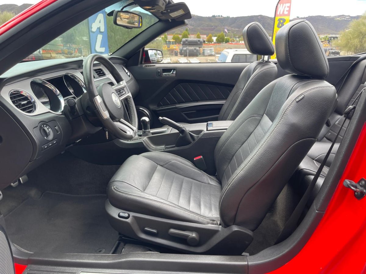 Used 2011 Ford Mustang GT Premium w/ Electronics Pkg RWD image 17
