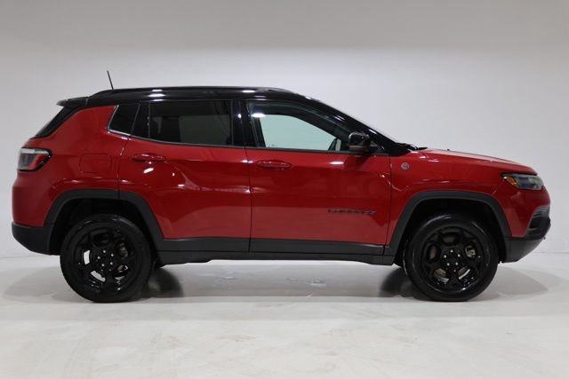 Used 2023 Jeep Compass Trailhawk w/ Trailhawk Convenience Group AWD/4WD image 9