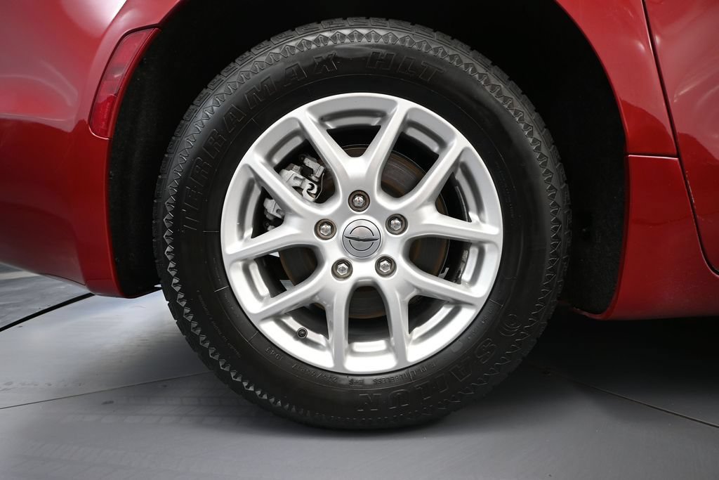 Used 2024 Chrysler Pacifica Touring-L FWD image 14