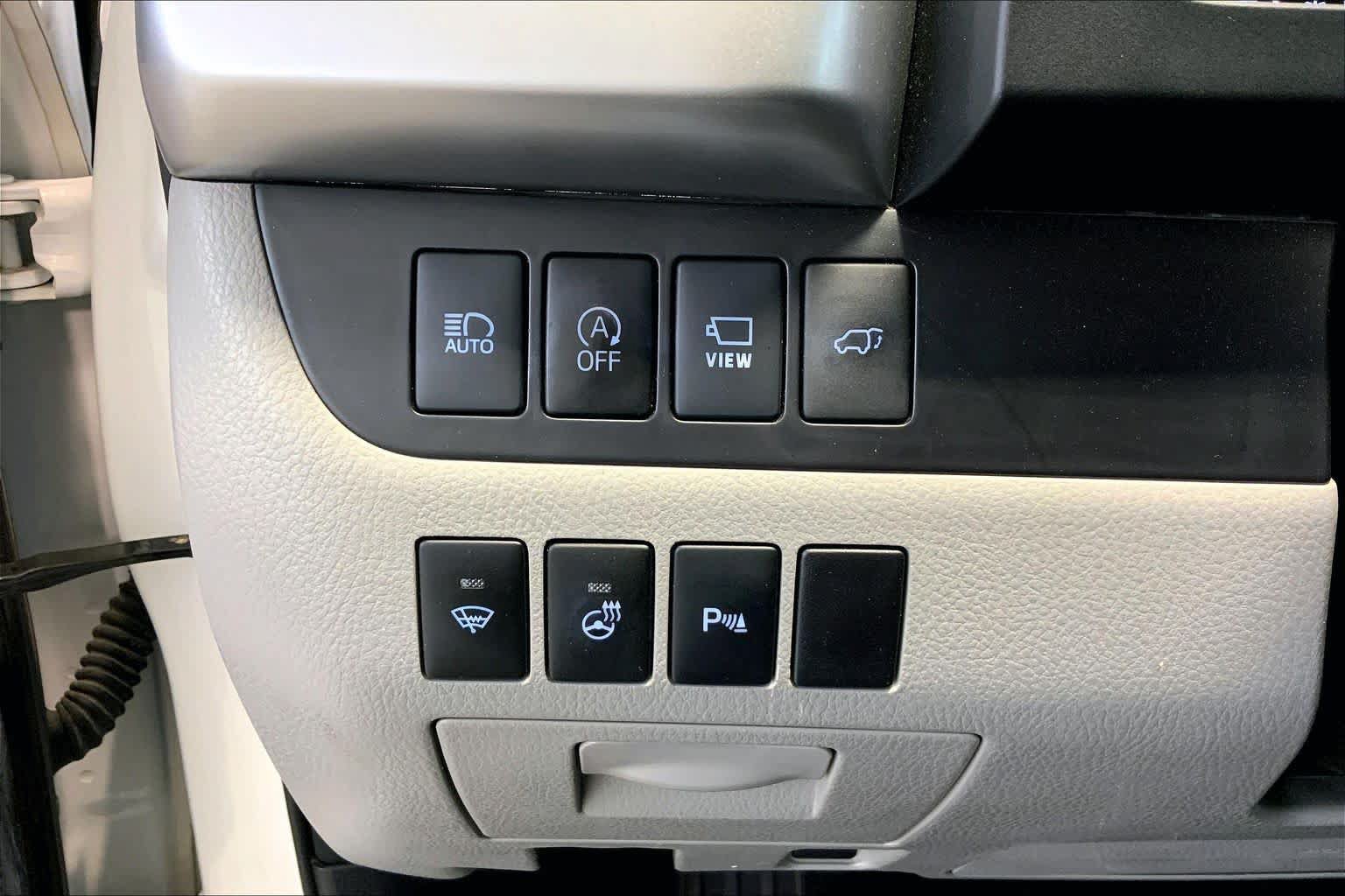 Used 2017 Toyota Highlander Limited Platinum AWD/4WD image 35