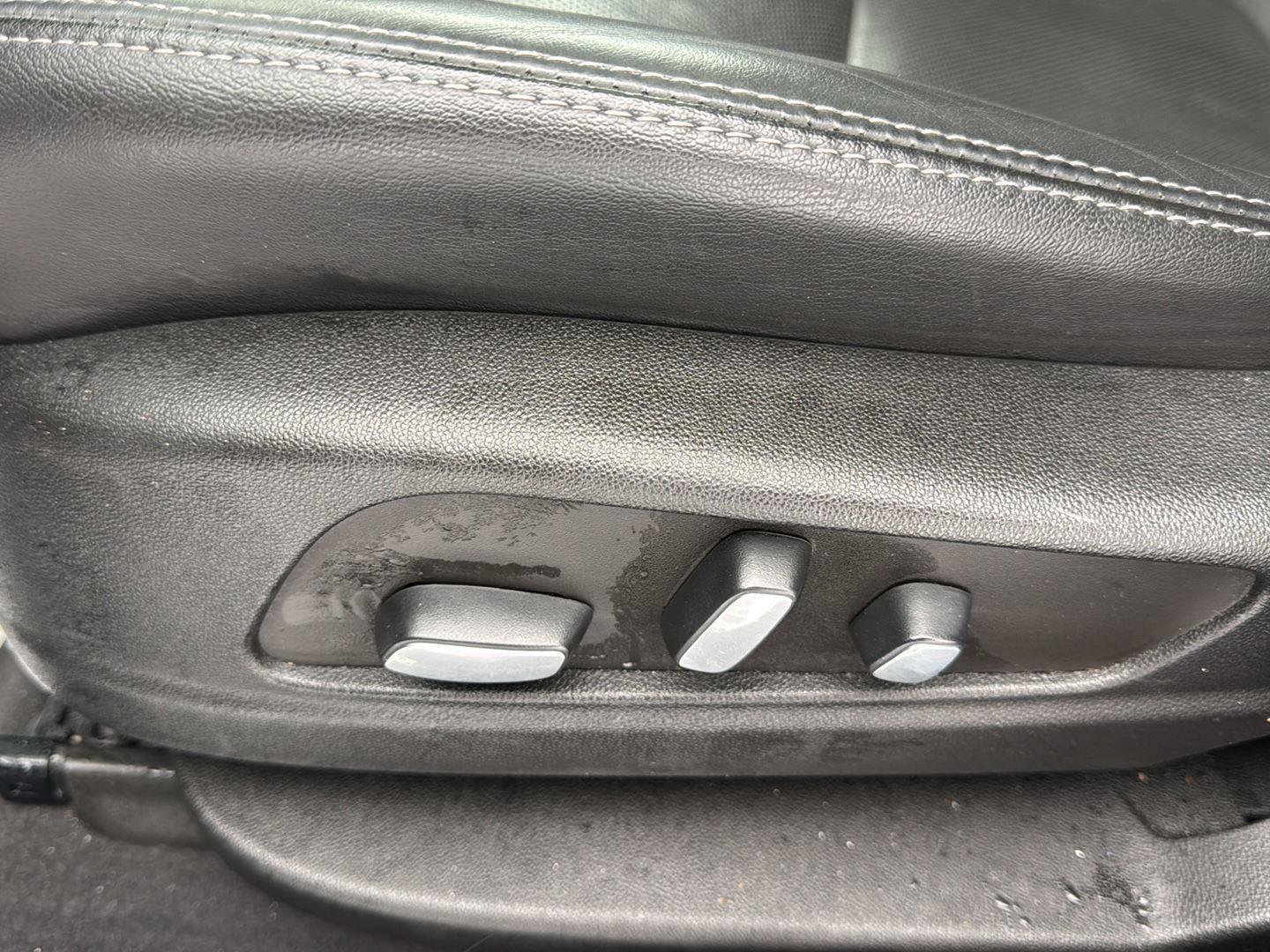 Used 2022 Cadillac XT5 Premium Luxury w/ Technology Package image 16