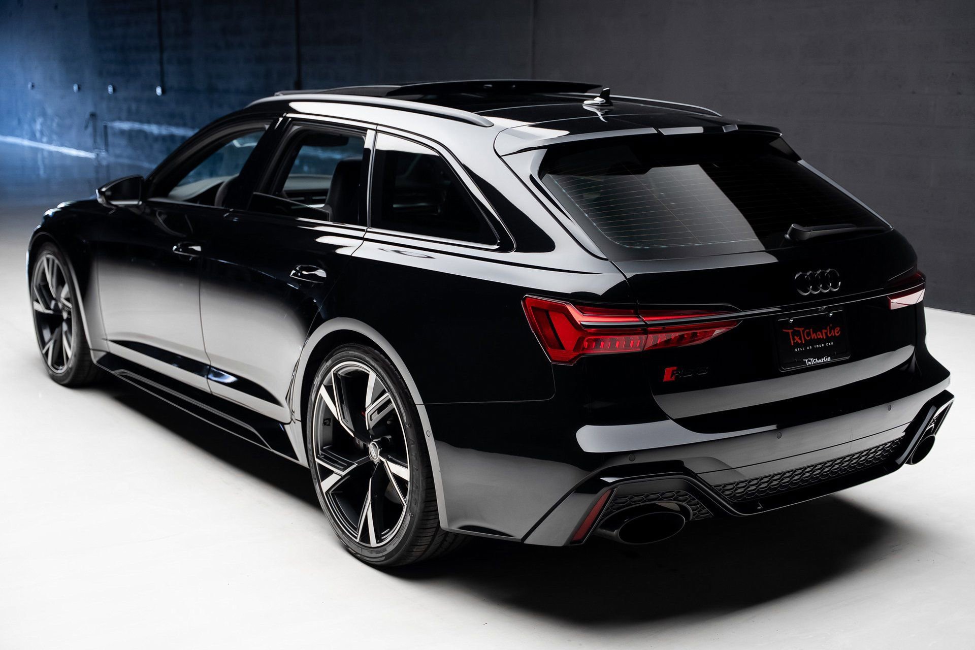 Used 2022 Audi RS 6 AWD/4WD image 21