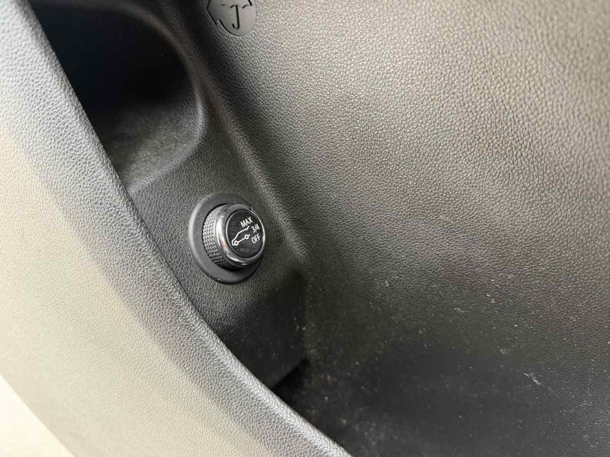 Used 2019 Cadillac XT4 Premium Luxury image 13