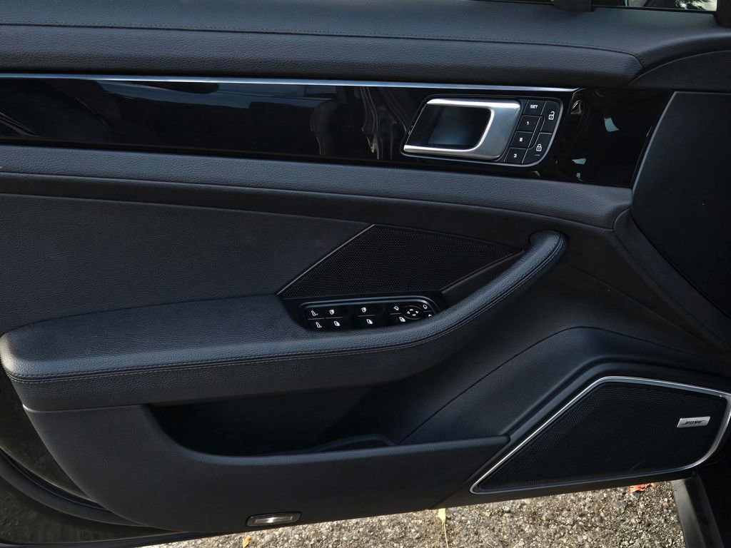 Used 2022 Porsche Panamera 4 w/ Premium Package image 12