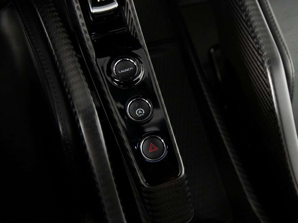 Used 2019 McLaren Senna image 41