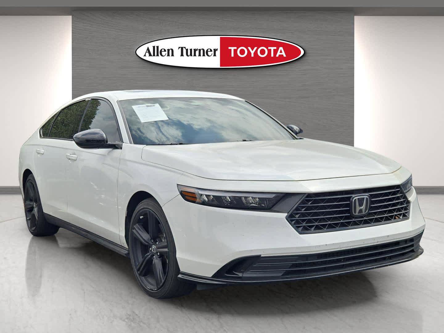 Used 2023 Honda Accord Sport image 1