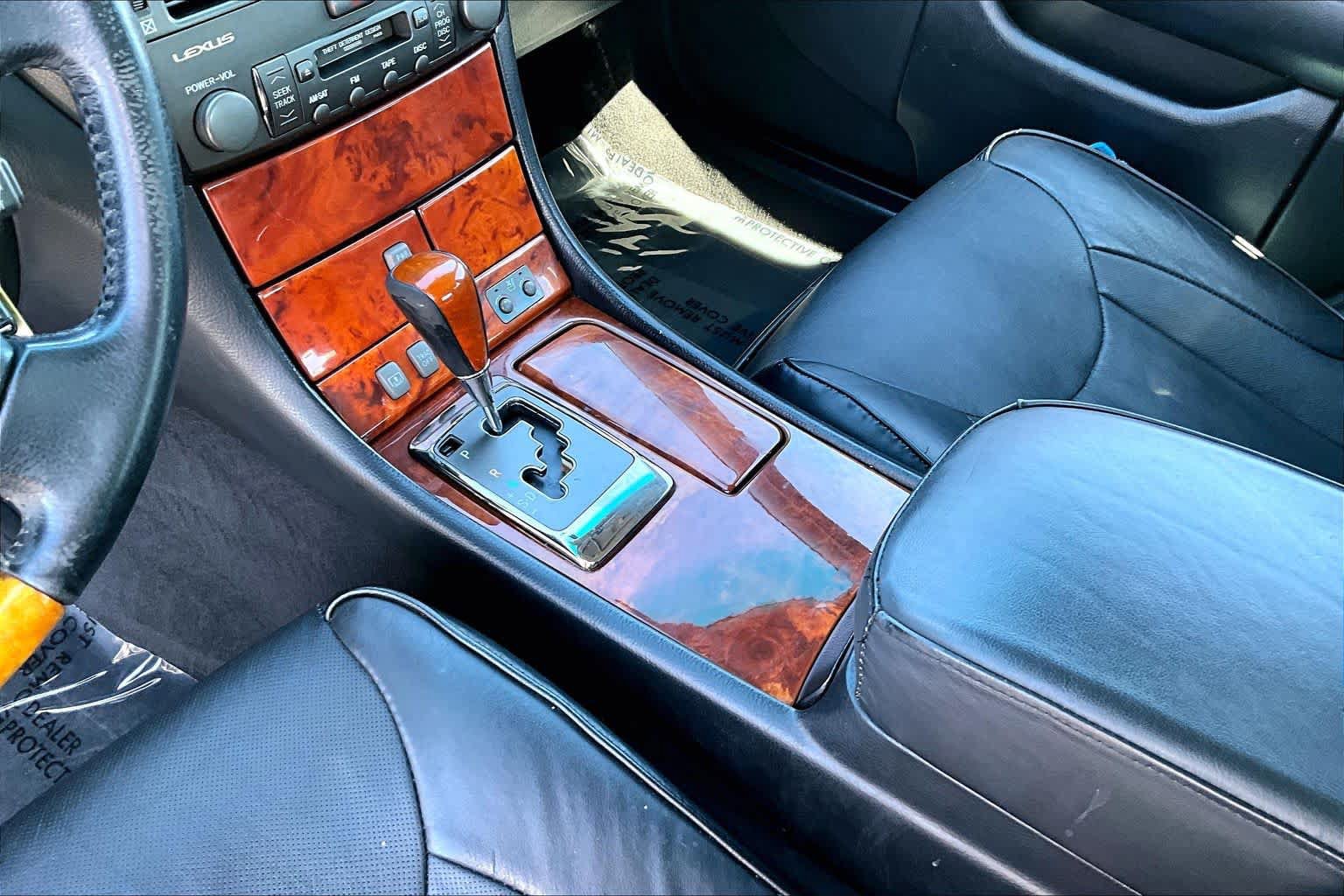 Used 2004 Lexus LS 430 RWD image 16